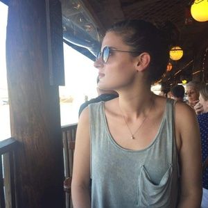 Meet your Posher, Danielle